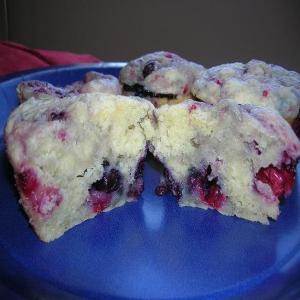 Red, White and Blueberry Muffins_image