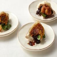 Fried Chicken Liver Pitas with Red Onion Marmalade and Watercress_image