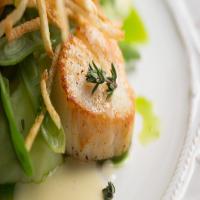 Seared Sea Scallop Salad With Honey-Lime Dressing Recipe_image