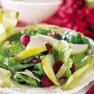 Pear Salad with Raspberry Cream_image