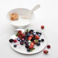 Berries with Buttermilk and Honey image