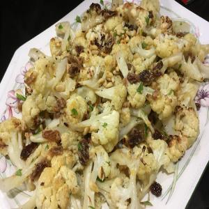 Roasted Cauliflower with Pine Nuts and Raisins_image