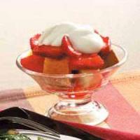 Pound Cake with Strawberries_image