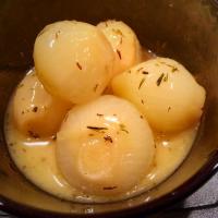 Creamed Onions with Wine_image