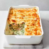 Cheesy ham hock, spinach & ricotta lasagne image