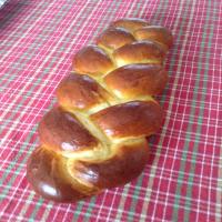 Christmas Bread (Almond-Filled Challah)_image