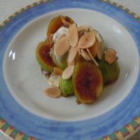 Sauteed Fresh Fig and Almond Dessert_image