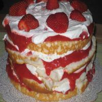Strawberries and Cream Layer Cake_image
