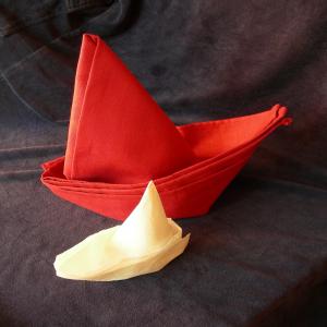 Serviette/Napkin Folding, Elegant Sail_image
