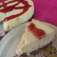Vanilla Baked Cheesecake With Hazelnut and Cinnamon Crust_image