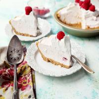 Raspberry and Cream Frozen Yogurt Pie_image