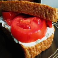 Heirloom Tomato Sandwich With Basil Mayo_image
