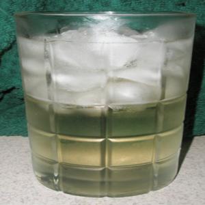 White Cranberry Vodka Cocktail_image