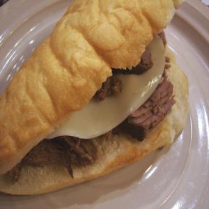 Season's Crock Pot Chicago Italian Beef Sandwiches_image