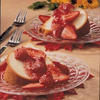 Holiday Pound Cake with Strawberry Topping_image