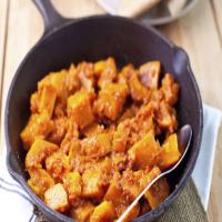Pan-cooked pumpkin in rich tomato sauce recipe_image