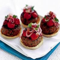 Chilli burger with roasted tomatoes & red onion relish_image