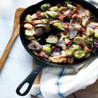 Brussels Sprout, Apple, and Bacon Hash_image
