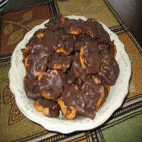 Caramel Chocolate Peanut Butter Pretzel Bites (Like Take 5)_image