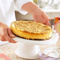 Streusel-Topped Apple Cheesecake_image