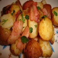 Crispy Potatoes With Bacon, Garlic and Parsley image