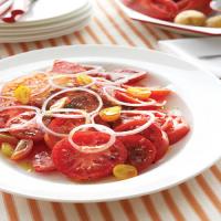 Sliced Tomatoes and Red Onion_image