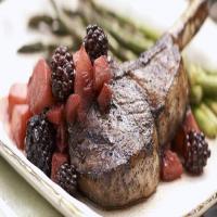 Skinny Lamb Chops with Blackberry-Red Wine Sauce_image