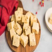 White Chocolate Fudge With Marshmallow and Nuts_image