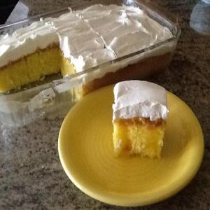 Lemon Curd Poke Cake_image