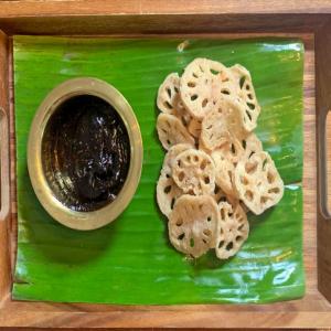 Nadir Monji (Spicy, Crispy-Fried Lotus Root) with Tamarind Chutney_image