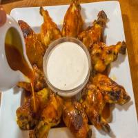 Buffalo Wings with Homemade Blue Cheese Dip_image