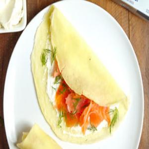 Passover Crêpes with Cream Cheese and Smoked Salmon_image