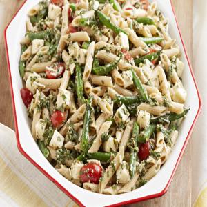 Pasta with Pesto and Green Beans image