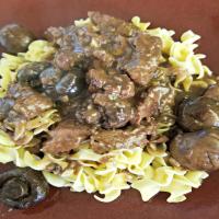 Beef Stew with Mushrooms and Penne Pasta Recipe_image