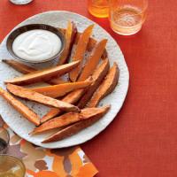 Sweet Potato Fries with Brown-Butter Marshmallow Sauce_image
