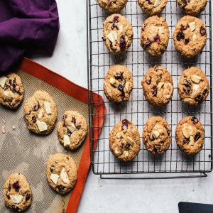 White Chocolate Chip Cranberry Oatmeal Cookies_image