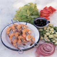 Greek Salad with Broiled Shrimp_image
