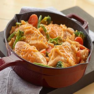 Extra-Cheesy Chicken and Noodles image
