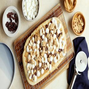 Grilled Peanut Butter S'mores Pizza_image