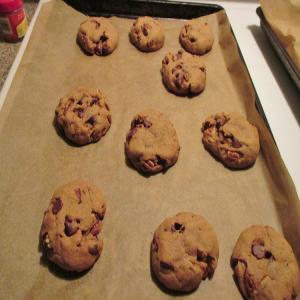 Very thick & Very Chewy Chocolate Chip Nut Cookies_image