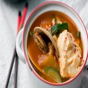 Seafood Soft Tofu Stew (Haemul Sundubu Jjigae)_image