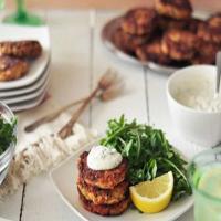 Salmon Cakes with Creamy Dill Sauce_image