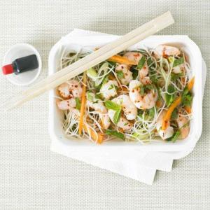 Crunchy prawn & noodle salad image