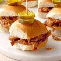 Honey and Ale Pulled Chicken Sliders_image