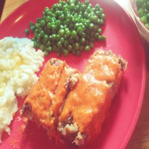 Juicy Meat Loaf With Roasted Red Bell Pepper Sauce_image