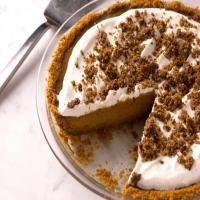Bobby Flay's Pumpkin Pie with Cinnamon Crunch and Bourbon-Maple Whipped Cream_image