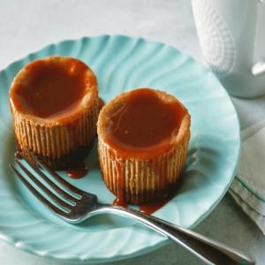 Mini Chai Cheesecakes with Parle G Crusts and Salted Caramel image