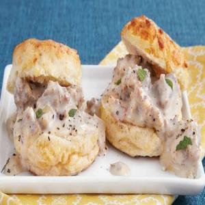 Gouda Biscuits and Sausage Gravy_image