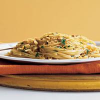 Spaghetti with Caramelized Onions, Anchovies, and Toasted-Garlic Breadcrumbs image