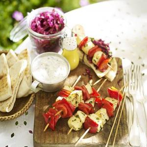 Halloumi & pepper kebabs with lemony cabbage salad_image
